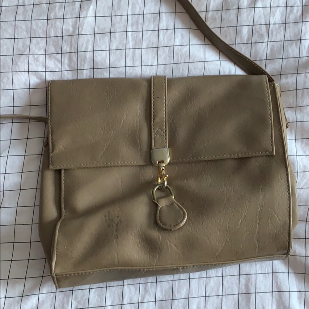 tan crossbody bag